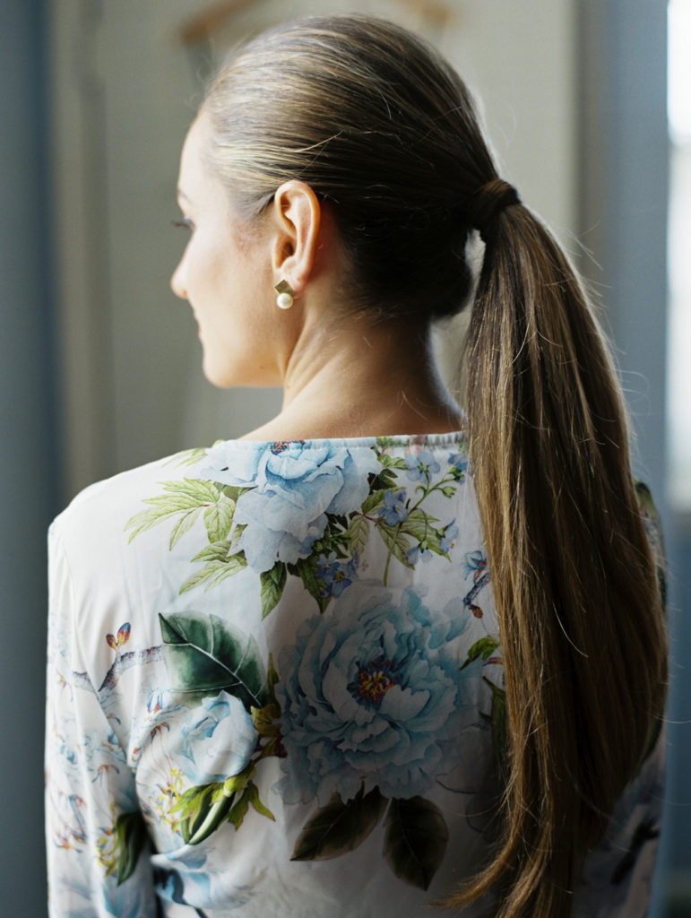 sleek bridal hair with long pony | Mary Dougherty