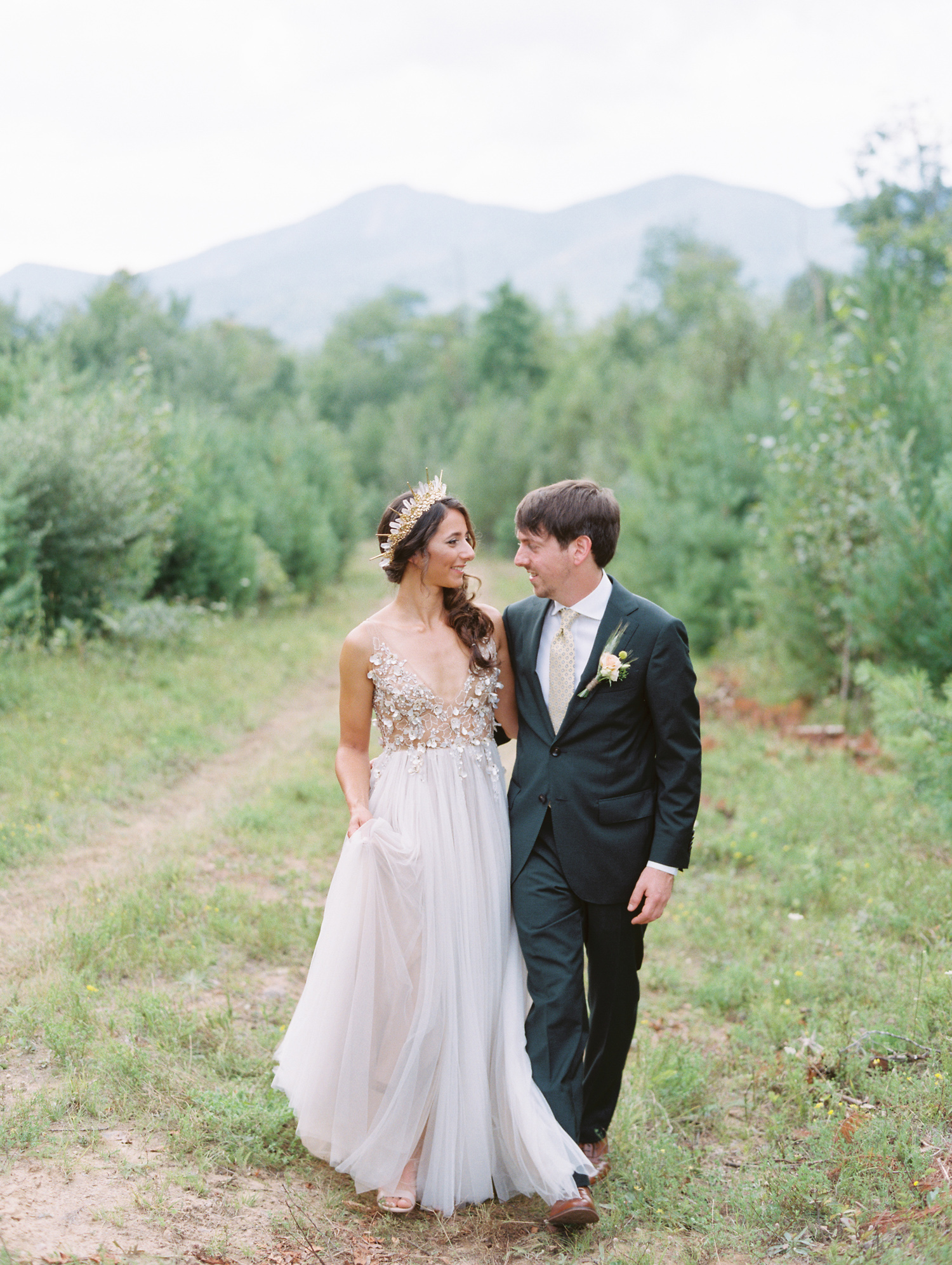 Adirondack Mountain Wedding | Luxury Bridal fashion and laid back elegance make this mountain wedding one to remember. Photographed by Mary Dougherty
